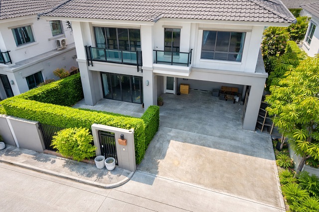 ถ.กิ่งแก้ว 3 นอน 3 น้ำ ซัมมิท วินด์มิลล์ กอล์ฟคลับ 900ม. ใกล้ แม็คโคร บางนา 900 ม.บ้านเดี่ยว 2 ชั้น 45 ตร.วา.180 ตร.ม. บางนา-สุวรรณภูมิ