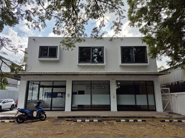 ให้เช่าพื้นที่ชั้นล่าง 220 ตรม.ซอยวิภาวดี 62 แอร์ทุกห้อง ใกล้มูลนิธิกระจกเงา วิภาวดี เหมาะทำ office ธุรกิจความงาม สปา คลีนิค หรือโชว์รูม