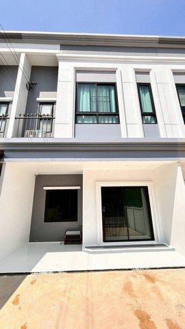 ให้เช่าบ้านพานทองชลบุรี บ้านเช่า ไบรตัน อมตะ ศุขประยูร 3ห้องนอน 3ห้องน้ำ ห่างจากถนนศุขประยูร 200 เมตร เดินทางสะดวก ติดเฟส 7 8 9 10