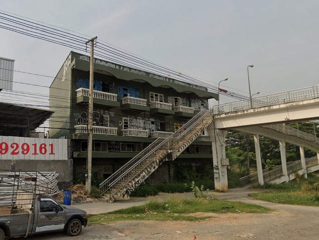 ขายที่ดินพร้อมอาคาร 3 ชั้น (4 ห้อง) ติดถนนใหญ่  ต.ลาดบัวขาว อ.สีคิ้ว จ.นครราชสีมา เพียง 4.2 ลบ.