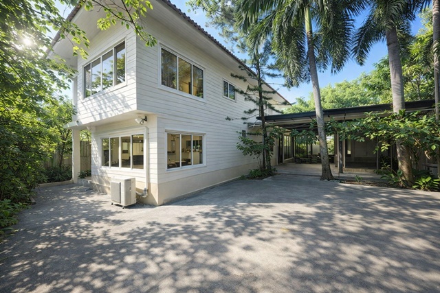 บ้าน 2 ชั้น7นอน BTSเซนต์หลุยส์ 600 ม.ให้เช่าบ้านเดี่ยวใจกลางสาทร 100 ตร.วา. 300 ตร.ม.ร้านอาหาร คาเฟ่ หรือออฟฟิศ