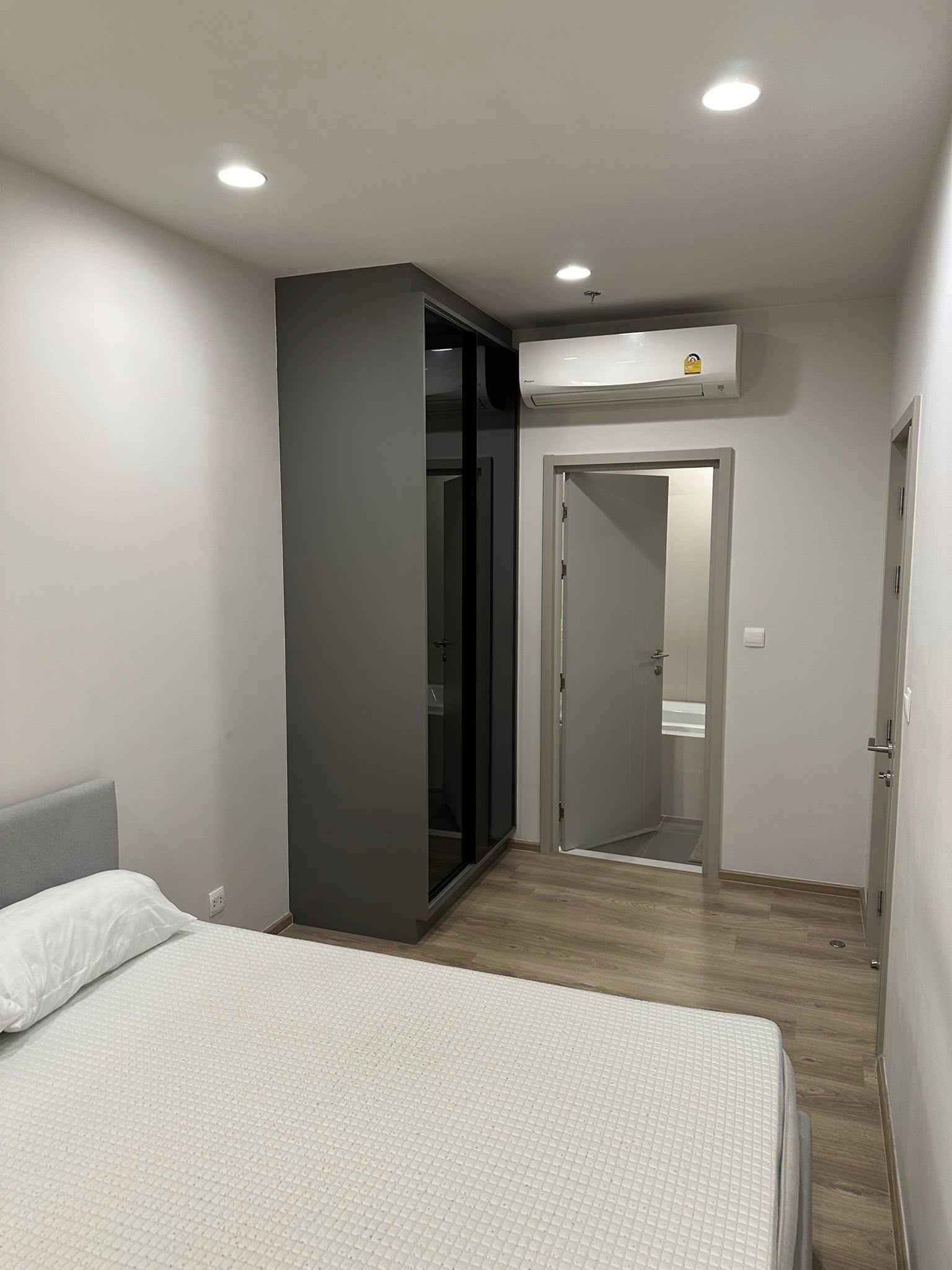 Oka Haus Sukhumvit 36 Safe Convenient 15th Floor BTS Thonglor