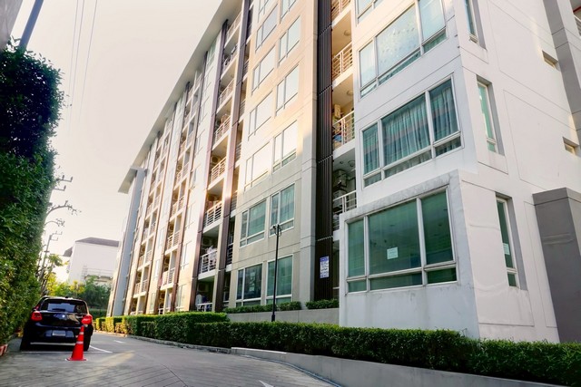 CONDO อิลีเม้นท์ ศรีนครินทร์ ไม่ไกลจาก Seacon Square 2190000 BAHT 2ห้องนอน1Bathroom 39ตร.-ม. เยี่ยม เป็นคอนโดรีโนเวทใหม่พร้อมอยู่ บนทำเลที่เป็นเลิศ โดยตั้งอยู่ในโครงการคุณภาพที่มีส่วนกลางครบถ้วน เหมาะสำหรับผู้ที่ต้องการคอนโดพักอาศัยอยู่ในบริเวณที่มีส