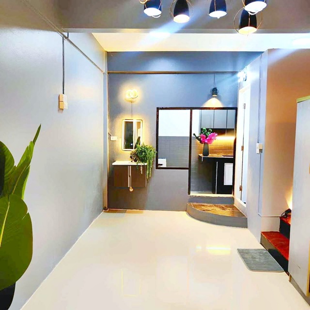 รามอินทรา 2.6 กม.เซ็นทรัล ให้เช่าทาวน์เฮาส์หรู 2 ชั้น 25 ตร.วา. 200 ตร.ม.แหล่งเศรษฐกิจ ไอทีสแควร์ หลักสี่ MRTราชภัฏพระนคร 500ม