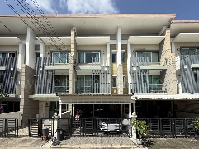 ลดราคา ทาวน์โฮม 3 ชั้น ทาวน์พลัส ประชาอุทิศ - ทุ่งครุ บ้านสวย พร้อมอยู่