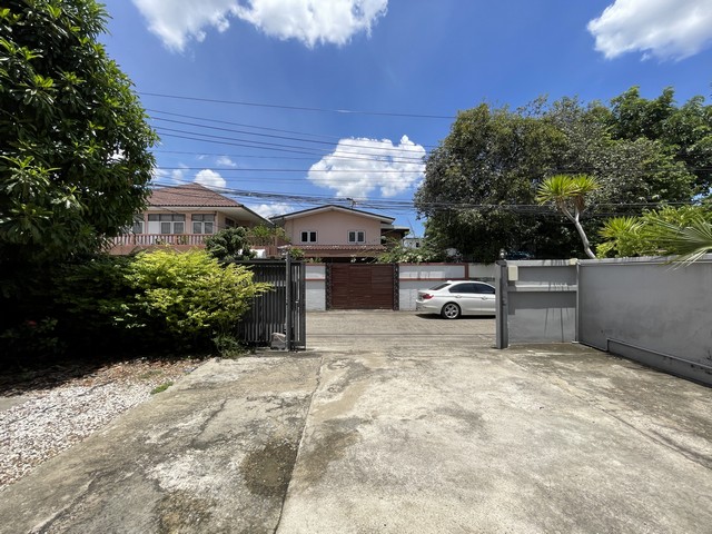 P2010 บ้านว่าง ให้เช่า หมู่บ้าน ต.รวมโชค โชคชัย 4 ซอย 56 ลาดพร้าว ลาดพร้าววังหิน ใกล้MRTโชคชัย 4 เลียบด่วน