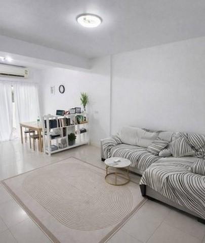 P1919 ให้เช่าทาวน์โฮม โครงการ บ้านใหม่ รามคำแหง 60 กรุงเทพกรีฑาซอย 7 Bannmai Rama9–Srinakarin เฟอร์นิเจอร์ครบ หิ้วกระเป๋าเข้าอยู่ได้เลย