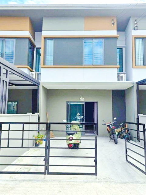 ทาวน์โฮม 2 ชั้น วิวดี พร้อมเฟอร์ฯ 2 นอน ลำลูกกา คลอง 3 ตลาดเอซี คลองสี่ 2.2 กม. เงียบสงบ  2 น้ำ แหล่งช้อปปิ้ง เดินทางสะดวก