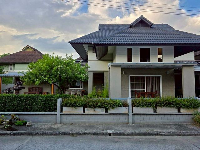 ให้เช่า 85000 บาท/เดือน ขาย 13.5 ล้าน #หมู่บ้านซีรีนวิลล์ #สันทราย บ้าน 2 หลัง บนพื้นที่เดียวกัน ทำเลสุดพรีเมียม #ติดถนนใหญ่ น้ำไม่ท่วม