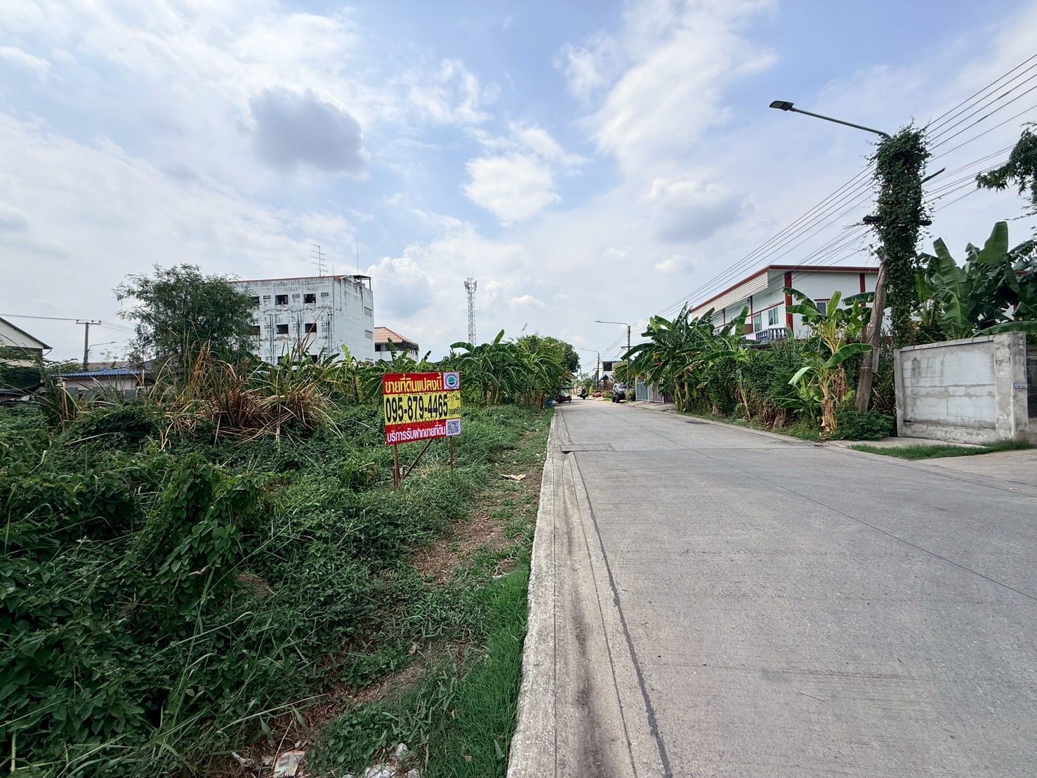 ขายด่วนที่ดินใกล้วัดแสงสรรค์ 140 ตรว ติดถนนสาธารณะ รังสิต-นครนายก 33 ธัญบุรี ปทุมธานี