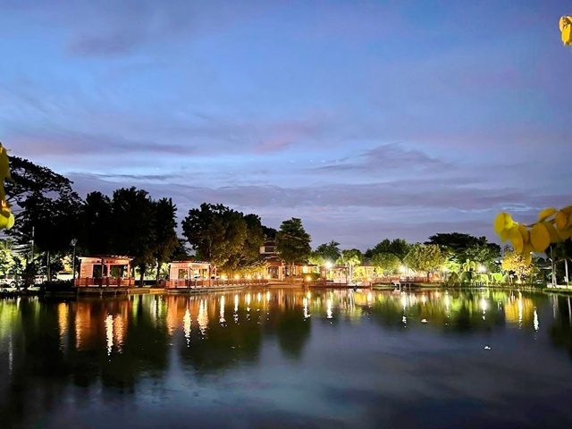 โลตัส คลองถนน 2.7 กม.คลองบางไทร ให้เช่าบ้านเดี่ยว 2 ชั้นสุดหรู 60ตร.วา. MRTตลาดบางใหญ่ 3.52กม. จัดเต็มเฟอร์ฯ ร่มรื่น ติดสวน 3นอน 3 น้ำ