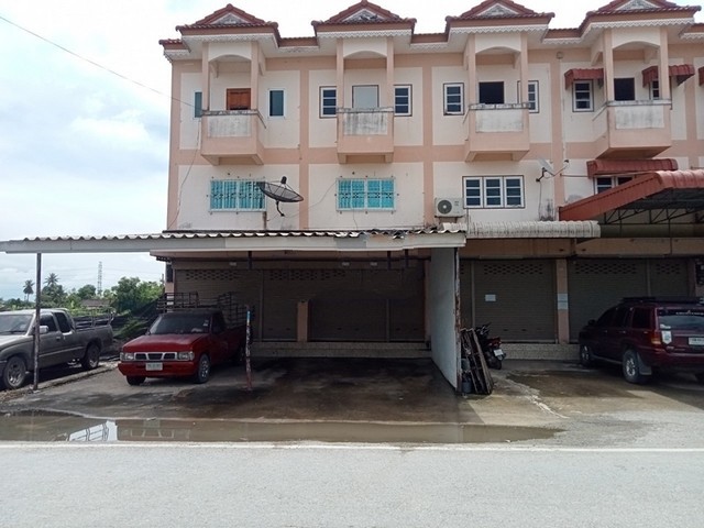 ขาย อาคารพาณิชย์ โครงการ สุจิตรา ถนนสายใยรัก-คลองมะเดื่อ กระทุ่มแบน จ.สมุทรสาคร