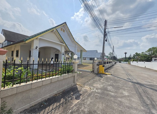 ขายบ้านรีโนเวท หลังใหญ่ 175 ตร.ว. ใกล้ขอบอ่างมาบประชัน พัทยา