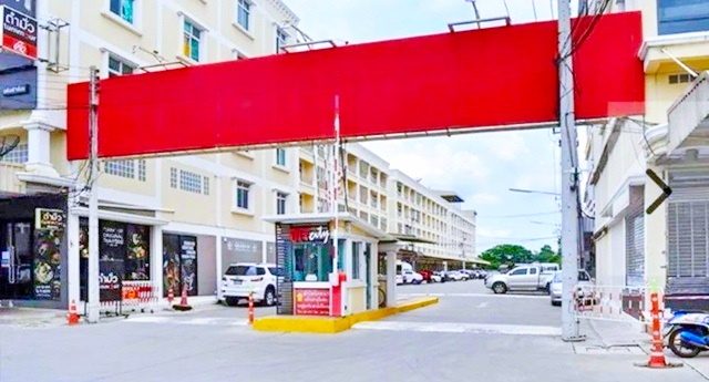 ตลาดไอยรา 2กม. ม.ธรรมศาสตร์ 3กม.โลตัส รังสิตคลองสอง 459 ม. 2แอร์ อาคาร 4.5 ชั้น ให้เช่า  20 ตร.วา  340 ตร.ม ติดถนนใหญ่