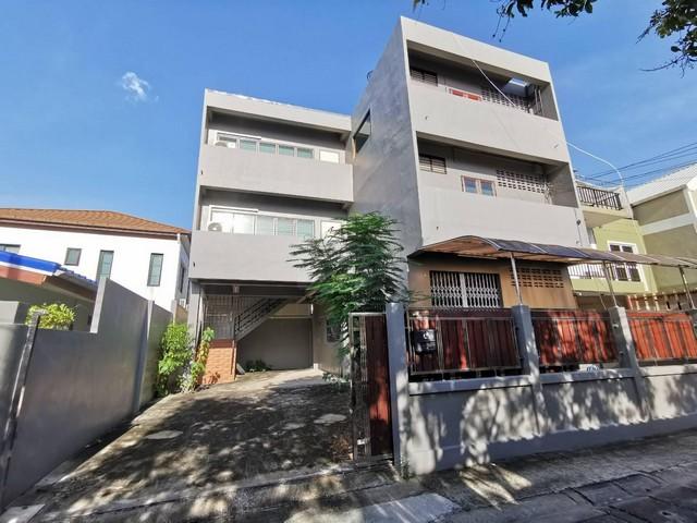 HR 9519 ขาย ให้เช่า โฮมออฟฟิศ 3 ชั้น 42 ตรว. ซอยอ่อนนุช 17 จอดรถ 4 คัน ห่างจากรถไฟฟ้าอ่อนนุช 3.3 กม.