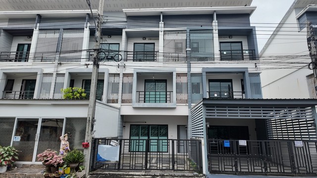 ขายทาวน์เฮ้าส์ 3 ชั้น โครงการ อิงทาวน์ ติวานนท์ – แจ้งวัฒนะ  อำเภอเมืองปทุมธานี