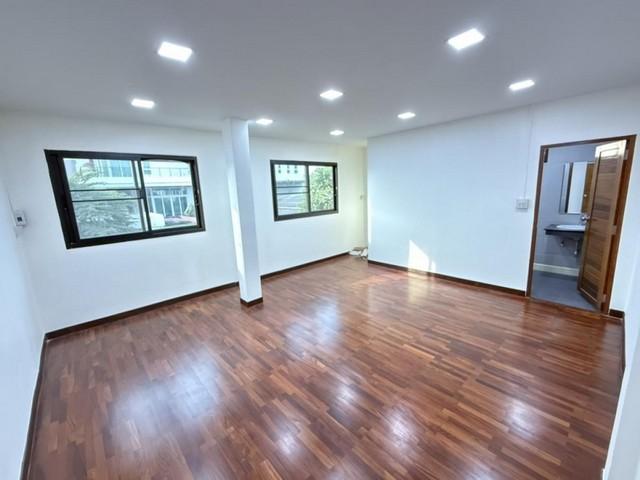 ให้เช่าบ้านเดี่ยว2ชั้น300ตรม.ลาดพร้าว 71ซอยสังคมสงเคราะห์12โชคชัย4พร้อมเฟอร์