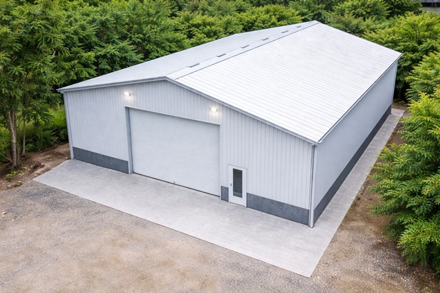 ย่านกรุงเทพกรีฑา12-22 โกดังให้เช่าขนาดใหญ่ มี 2 ยูนิต 2 น้ำ ใกล้ APL บ้านทับช้าง 900 ม  650ตร.ม.ทำเลศักยภาพ