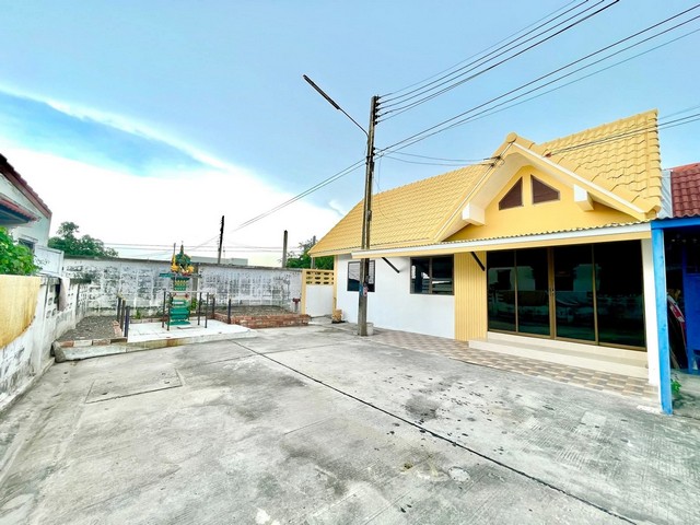 ขายบ้านมาลัยทองอำเภอเมืองชลบุรี ขายบ้านมาลัยทอง1หลังริม เนื้อที่42ตารางวา  3ห้องนอน2ห้องน้ำ