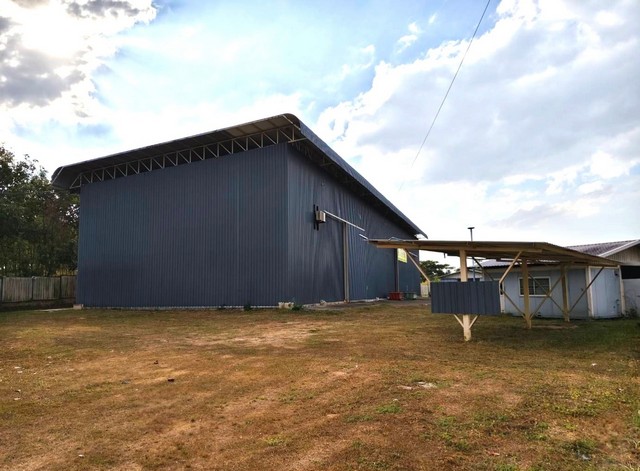 ให้เช่าโรงงานบางละมุงชลบุรี 1000 ตารางเมตร (เดิมเคยทำเป็นโรงงานเชื่อมเหล็ก) เขาไม้แก้ว บางละมุงชลบุรี พื้นที่สีเหลือง ขอรง. 4 ได้