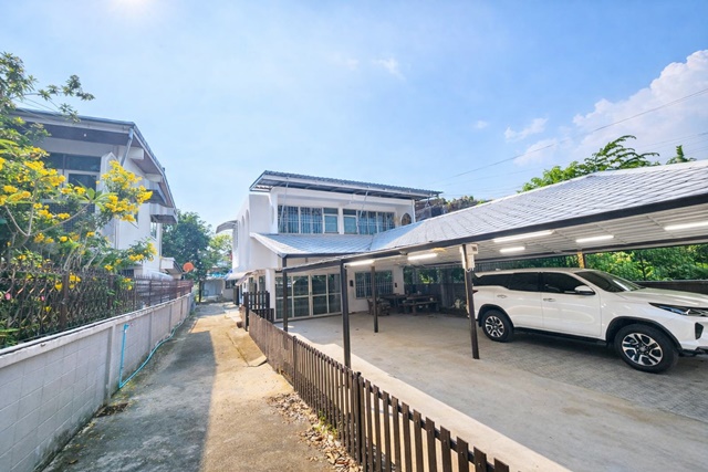 วชิรธรรมสาธิต39-45 BTSอุดมสุข1.7กม.ให้เช่าบ้านเดี่ยว 2 ชั้น 4นอน 2น้ำ  80ตร.ว. 350 ตร.ม.  ถนนสุขุมวิท 101-1