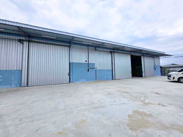 ถ.เอกชัย-พระราม2   สถานีรถไฟบางน้ำจืด 350 ม เลียบคลองบางน้ำจืด 1.3 กม. 112ตร.ม ให้เช่าโกดัง โรงงาน พร้อมออฟฟิศ เดินทางสะดวก.