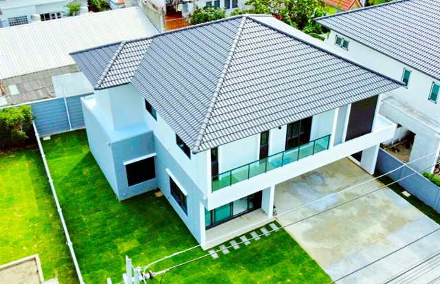 ใกล้ รร.นานาชาติ Harrow 800 ม. บ้านเดี่ยว 2 ชั้น 4 นอน 5 น้ำ สนามบินดอนเมือง ช่างอากาศอุทิศ   สนามบินดอนเมือง 100 ตร.ว.252 ตร.ม.บ้านหลังมุม