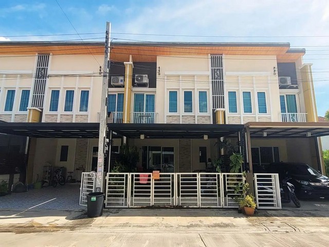 ขาย ทาวน์เฮ้าส์ โครงการ โกลเด้นทาวน์ เฉลิมพระเกียรติ-สวนหลวง ซอย เฉลิมพระเกียรติ ร.9