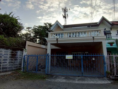 ทาว์นเฮาส์ ซอยวัดวังหิน ใจกลางเมืองศรีราชา เดินทางสะดวกสบาย เข้าออกง่าย ปากซอยวัดวังหิน ห่างจากสุขุมวิทเพียง 50 เมตร