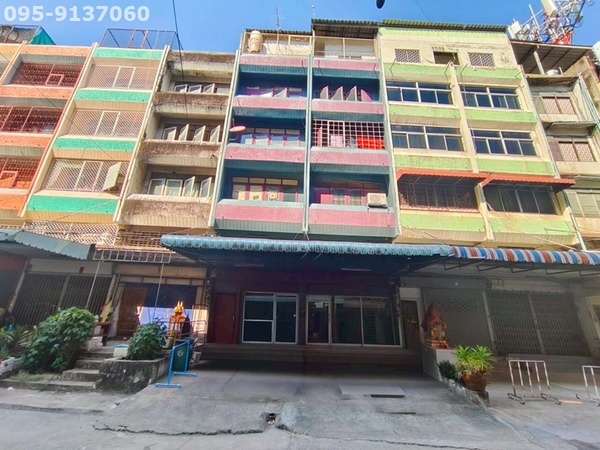 ขาย อาคารพานิชย์ 2 คูหา ซอย พุฒตาล เสรีไทย 3 คลองจั่น บางกะปิ กทม 10240