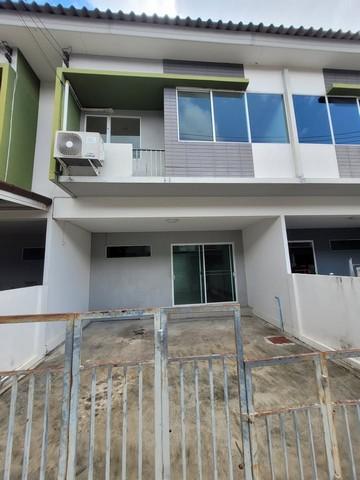 ให้เช่าทาวน์เฮาส์ 2 ชั้น 20 ตร.ว. The Trust Town วงแหวน-ลำลูกกา ใกล้บิ๊กซีคลอง5