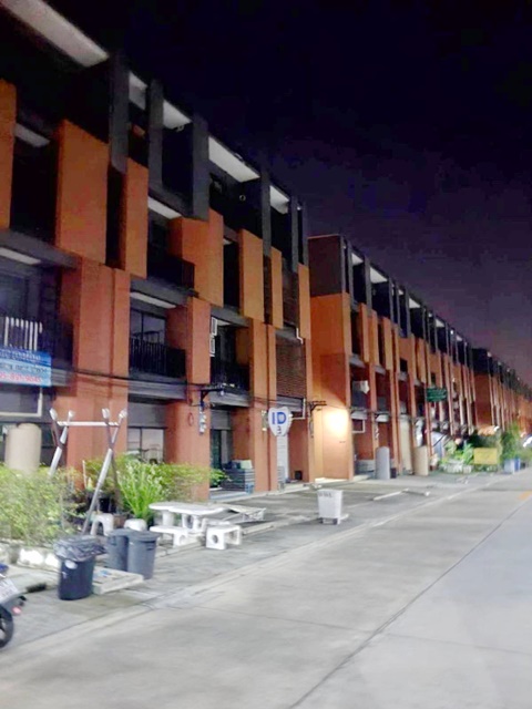 รร. อัสสัมชัญธนบุรี 4.8 กม. 7-11 100ม.ให้เช่า อาคาร 3.5 ชั้น เพชรเกษม77-81 4นอน 3น้ำ ม.เอเชียอาคเนย์ 3กม.ถูกที่สุดในโลกหรูสไตล์ยุโรป