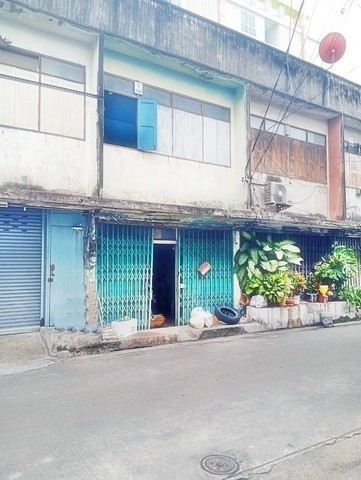 ตึกแถว 2ชั้น ใกล้MRTห้วยขวาง350เมตร เพียง2.69ล้าน฿ T.o86-3ol-6l6l