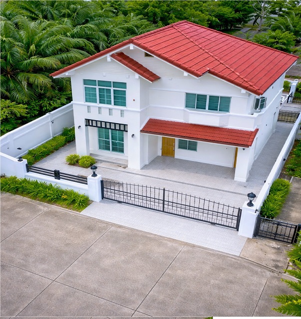 บ้านเดี่ยวหรู 2 ชั้น 3 นอน 100 ตร. หลังมุม สภาพสวย ศรีราชาะนิคมอุตสาหกรรม ใกล้ เจพาร์ค ศรีราชา 500 ม. ว. 300 ตร.ม.