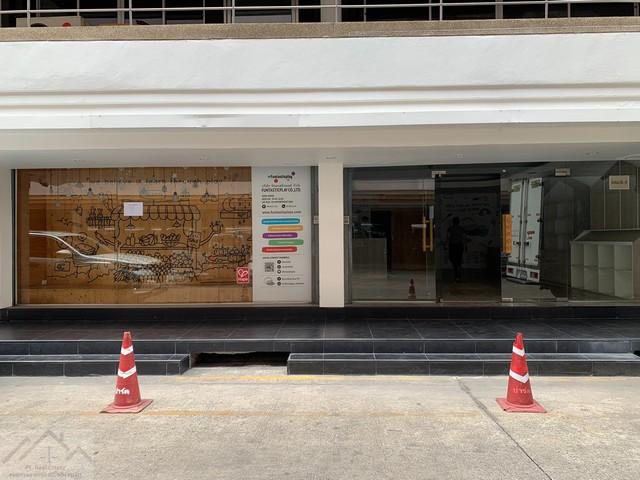 HR 9939 ให้เช่าออฟฟิศชั้น 1 ขนาด 130 ตรม. โครงการปาร์คอเวนิว สุขุมวิท71 ซอยปรีดีพนมยงค์