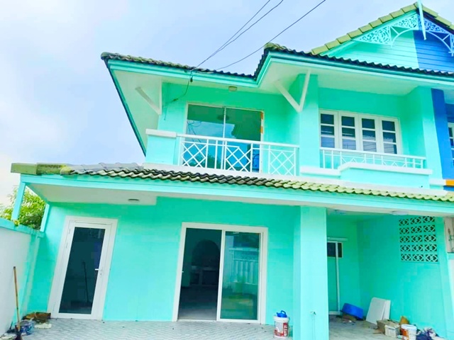 ตลาดเจริญผล100ม.  บิ๊กซี คลองสาม 380 ม. เลียบคลองสาม ทาวน์เฮาส์หลังริม  3นอน 30ตร.ว. 240ตร.ม. ตลาดคลองสาม 1 กม.