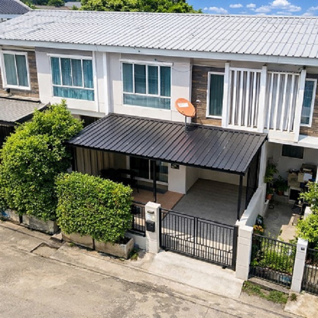 ติดถนนเมน ทำเลศักยภาพ ให้เช่าทาวน์เฮ้าส์ 2 ชั้น 3 นอน พุทธมณฑลสาย 5  Central ศาลายา 800ม. 2น้ำ 22ตร.วา. 220ตร.ม.