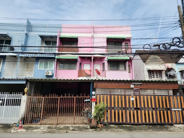 ขายทาวน์เฮ้าส์ แจ้งวัฒนะ 10 เขตดอนเมือง กรุงเทพฯ  ราคาโปรโมชั่น ลดพิเศษ