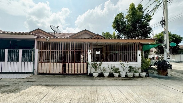 ทาวน์เฮ้าส์ บ้านกลางเมือง พีพี 8 เมืองสุพรรณบุรี หลังมุม ราคาถูก