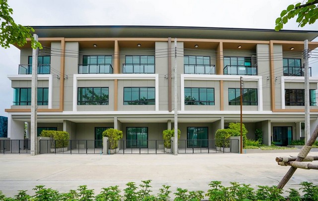 รหัสC7046 ให้เช่าทาวน์โฮม 3ชั้น โครงการPremium Place พรีเมี่ยมเพลส พหลโยธิน-รามอินทรา ถนนเทพรักษ์