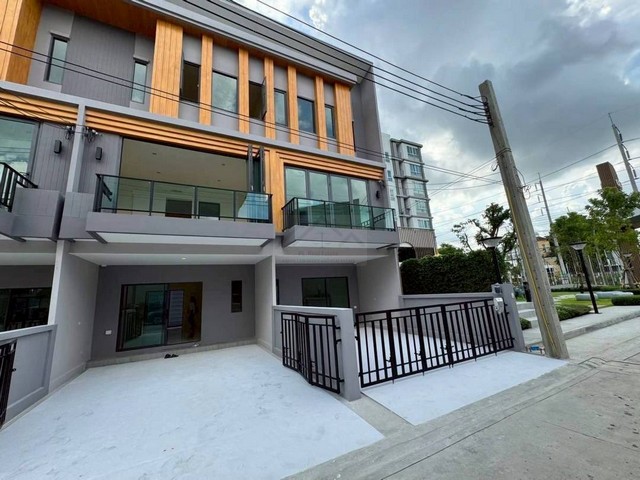 ให้เช่า Smart townhome ใหม่ 3 ชั้น โครงการ EIGEN พระราม 9 ซอยอ่อนนุช (ซอยเดียวกับ สน.ประเวศ) ติด clubhouse มีระเบียงชมวิวหน้าบ้าน Panorama