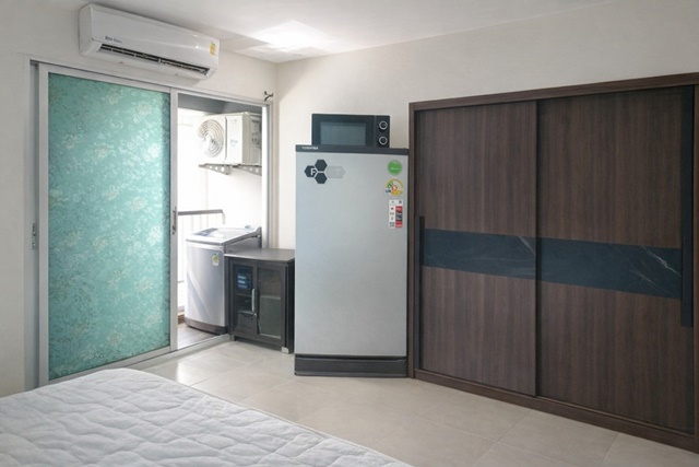 MRT ศรีนครินทร์ 700 ม.  28 ตร.ม. ARL หัวหมาก 430ม. ให้เช่าคอนโดอัสสกาญจน์ เพลส ศรีนครินทร์ 1 นอน 1 น้ำ