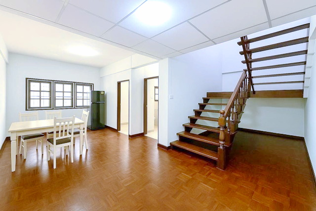 ยินดีต้อนรับชาวต่างชาติ พระราม9 300ม. กรุงเทพกรีฑา ให้เช่าบ้านเดี่ยวใหญ่  40ตร.ว. 200ตร.ม. รามคำแหง18-24  3-4นอน 2น้ำ ตรงข้าม ม.รามคำแหง