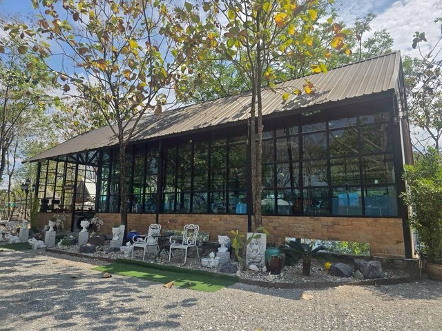 ขายกิจการร้านอาหารคาเฟ่ใกล้นิคมอมตะชลบุรี ขายที่ดินผืนใหญ่ 12-1-45 ไร่ พร้อมกิจการคาเฟ่