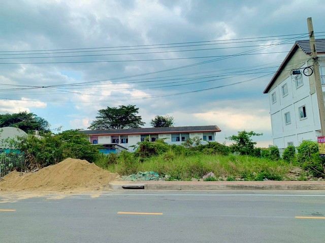 ขายที่ดินสวยถมแล้ว  210 ตร.วา ซ.เทศบาล9  ตรงข้ามโรงเรียนบางบัวทอง ใกล้วัดเล่งเน้ยยี่   นนทบุรี    ZT868