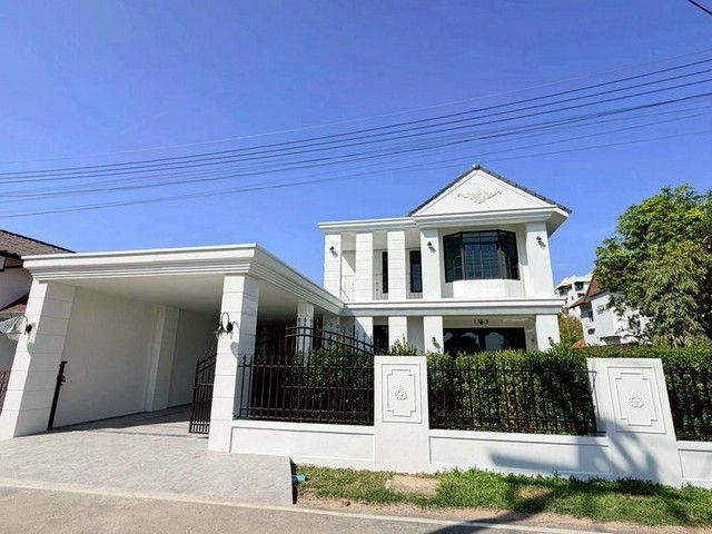 บ้าน 2 ชั้น สไตล์โมเดิร์นคลาสสิค บรรยากาศเงียบสงบ เดินทางสะดวก สุเทพ