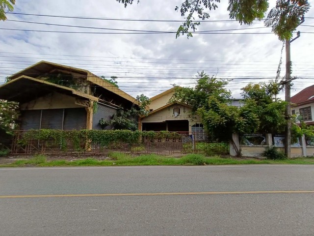 ขาย บ้านเดี่ยว เหมืองง่า ลำพูน ห่างจาก วัดพระธาตุหริภุญชัย วรมหาวิหาร 4.40 กม.