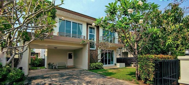 บ้านเดี่ยว 2 ชั้น เฟอร์นิเจอร์ครบ หิ้วกระเป๋าพร้อมเข้าอยู่ สันกำแพง