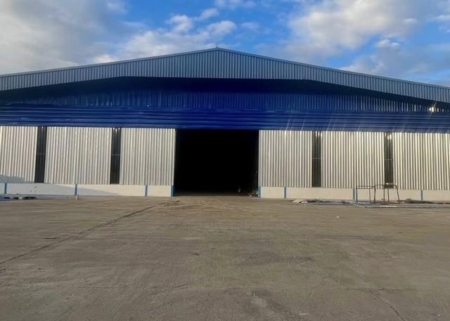 BR 1697 ให้เช่าโรงงาน 3500 ตรม โครงสร้างเหล็ก H บีมทั้งหลัง สามารถติดตั้งเครนได้ หม้องเเปลง 500 KVA มีลานจอดเทรลเลอร์ .อ.บ้านบึง จ.ชลบุรี
