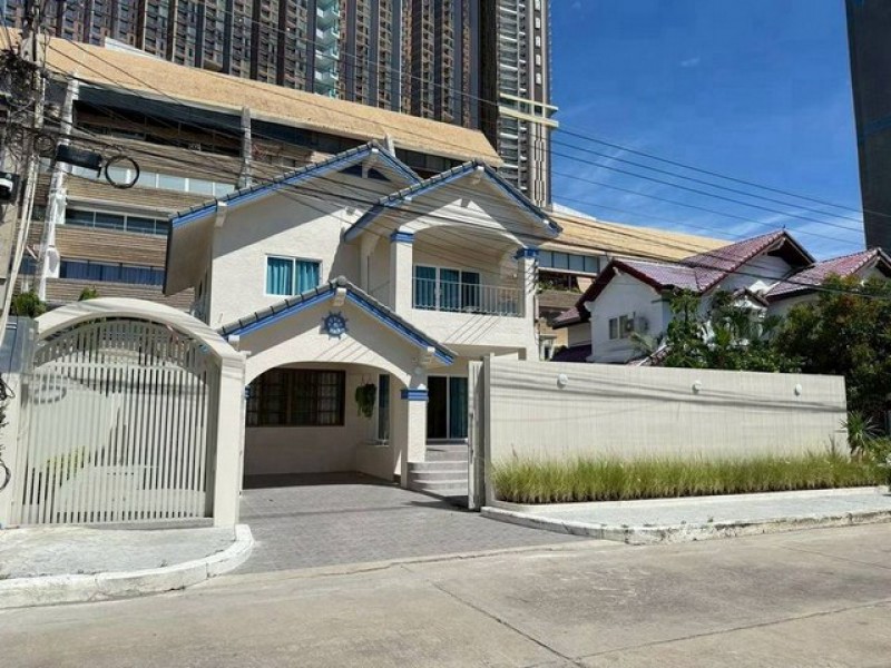ให้เช่าพูลวิลล่า 2 ชั้นทำเลทองริมหาดจอมเทียน หมู่บ้านคาซ่า จอมเทียน TP-H2566